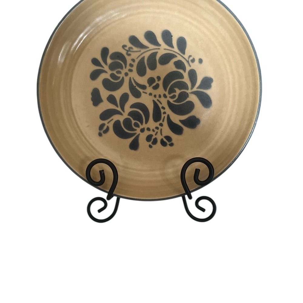 Pfaltzgraff Folk Art 10" Dinner Plate - Picture 4 of 4